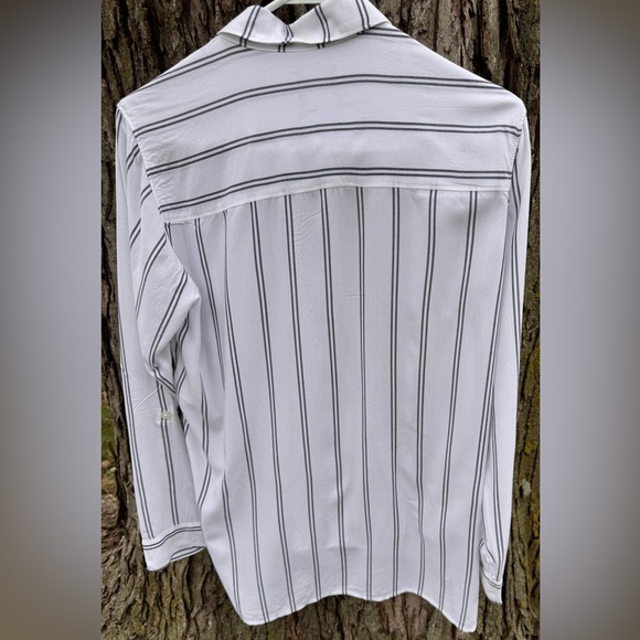 Abercrombie & Fitch Long Sleeved White With Blue Stripes Button-Up Shirt Sz S - Picture 3 of 10